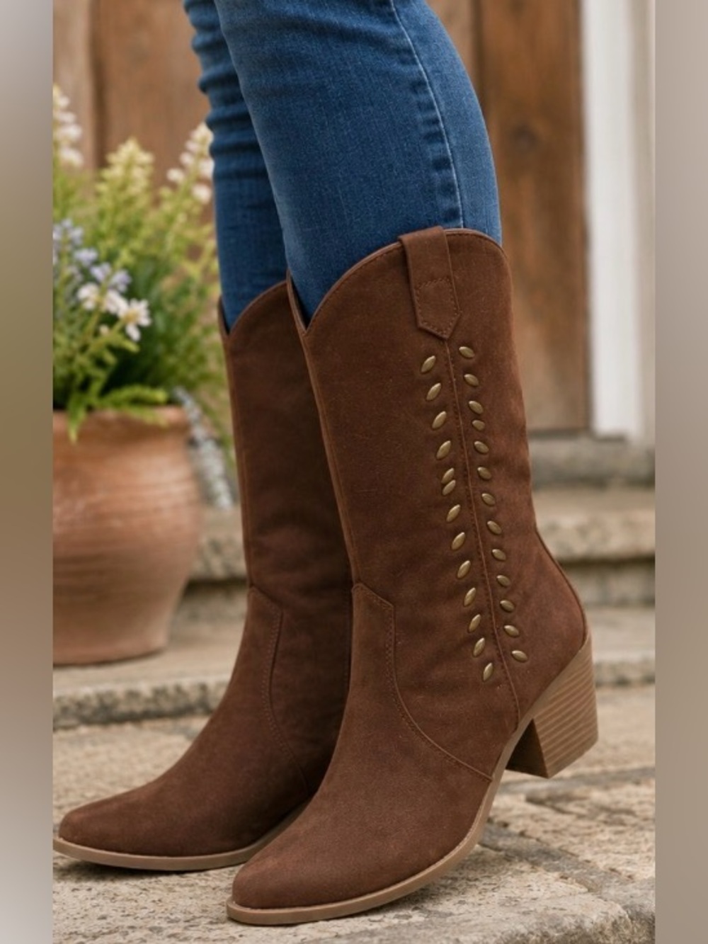 Brown Western Cowboy Boots Size 7 Studded Pointed Toe Side Zip